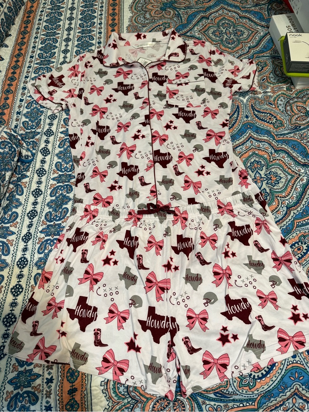 Women’s White, Pink and maroon Howdy Printed Pajama Set - Short Sleeve & Shorts